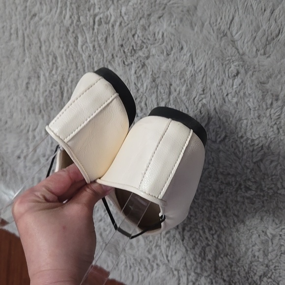 White Mary Janes flat shoes - Picture 6 of 12